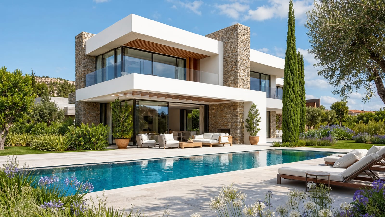 Yomra’da Bahçeli Müstakil Villa